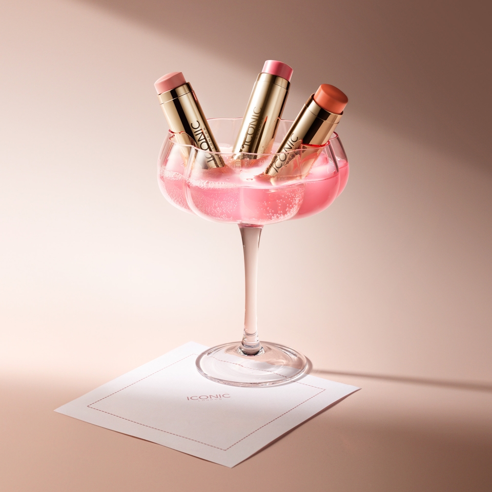 ICONIC London Blurring Blush Stick 6g 